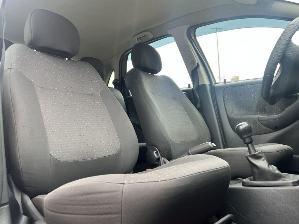 GM CORSA HATCH PREMIUM 1.4 — foto 12
