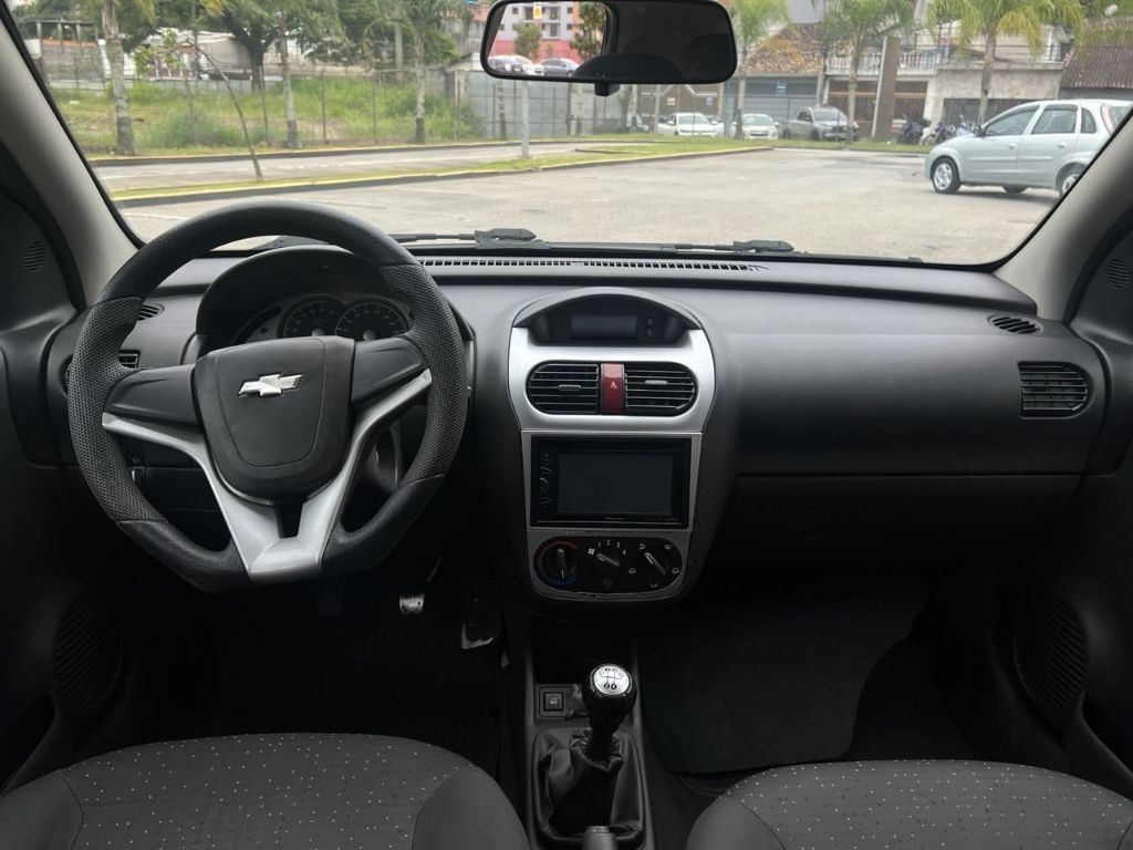 GM CORSA HATCH PREMIUM 1.4 — foto 11