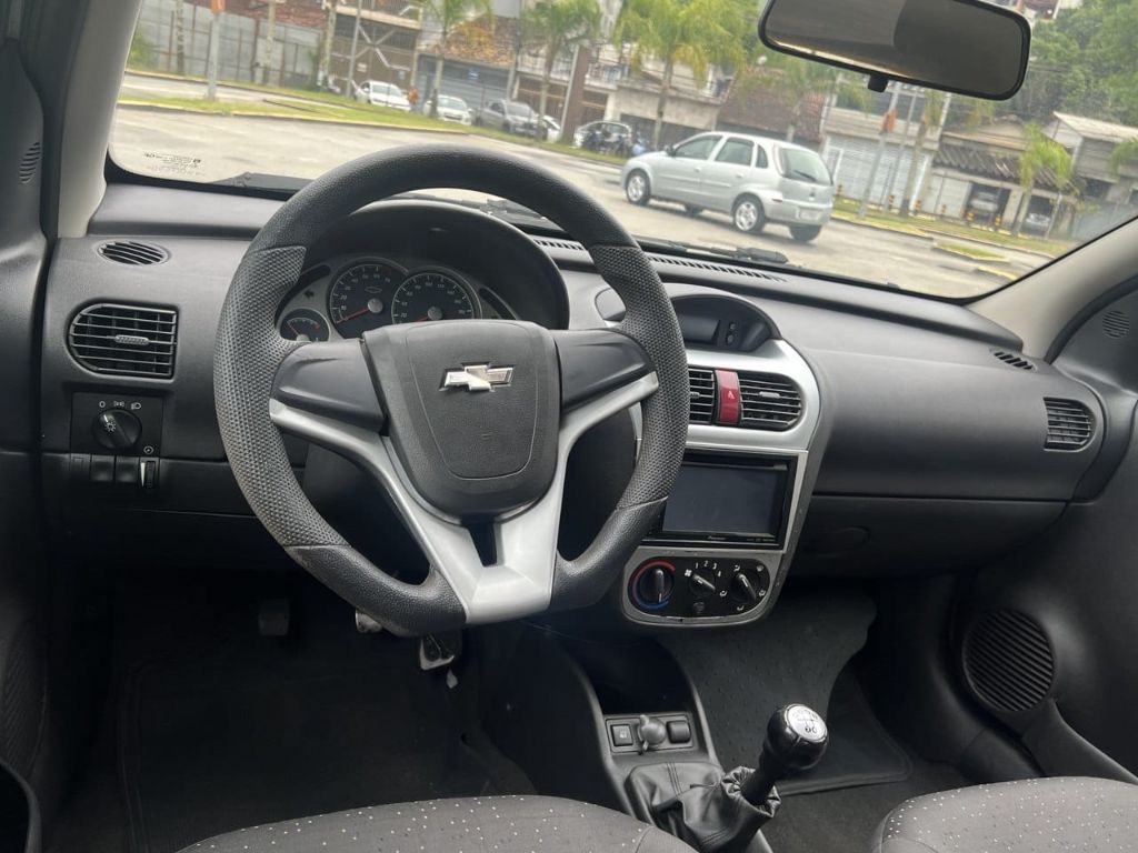 GM CORSA HATCH PREMIUM 1.4 — foto 13