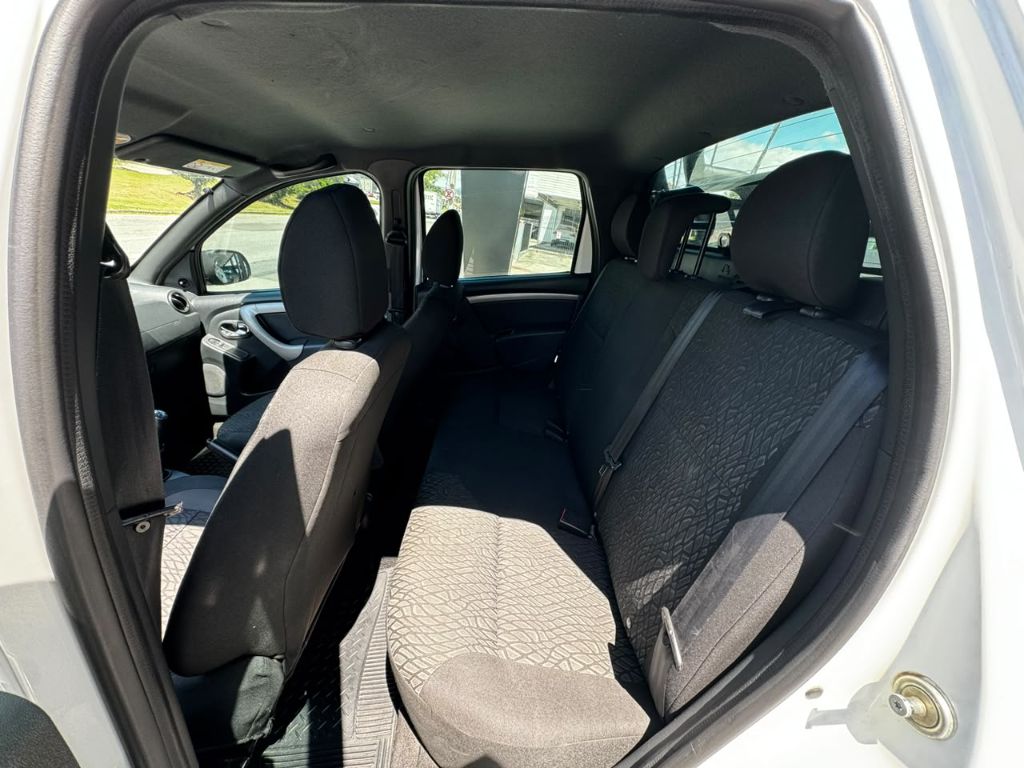 DUSTER OROCH Dyna. 1.6 Flex 16V Mec. — foto 10
