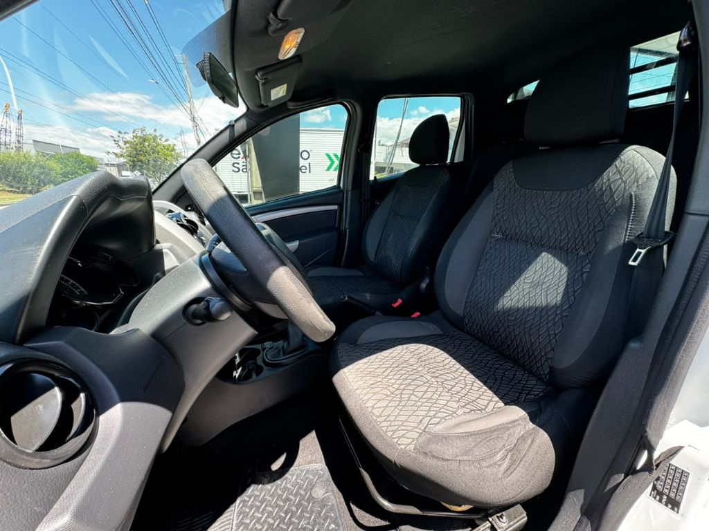 DUSTER OROCH Dyna. 1.6 Flex 16V Mec. — foto 7