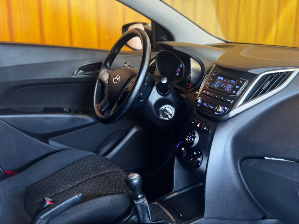 HB20 Unique 1.0 Flex 12V Mec. — foto 2