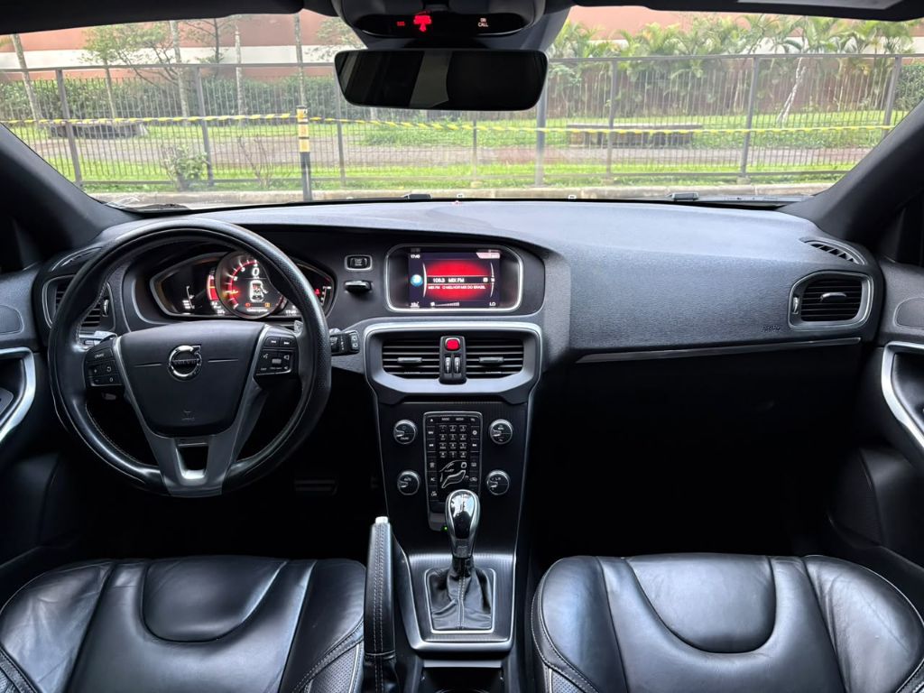 V40 T-5 R-DESIGN 2.0 Aut. — foto 3