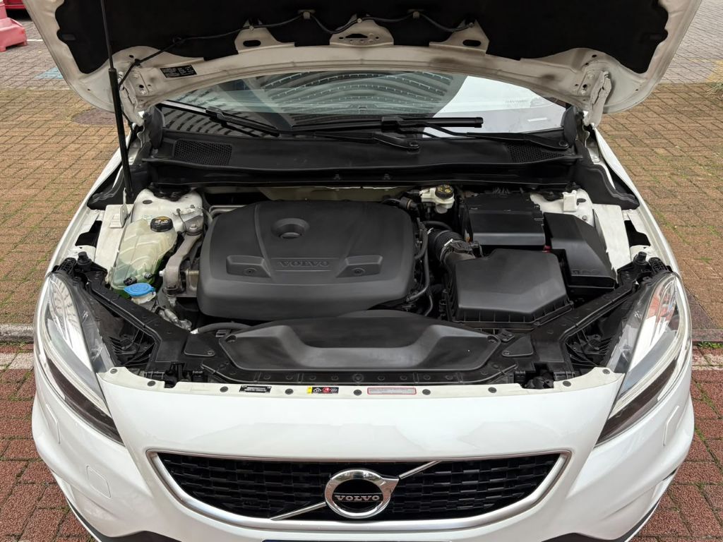 V40 T-5 R-DESIGN 2.0 Aut. — foto 14