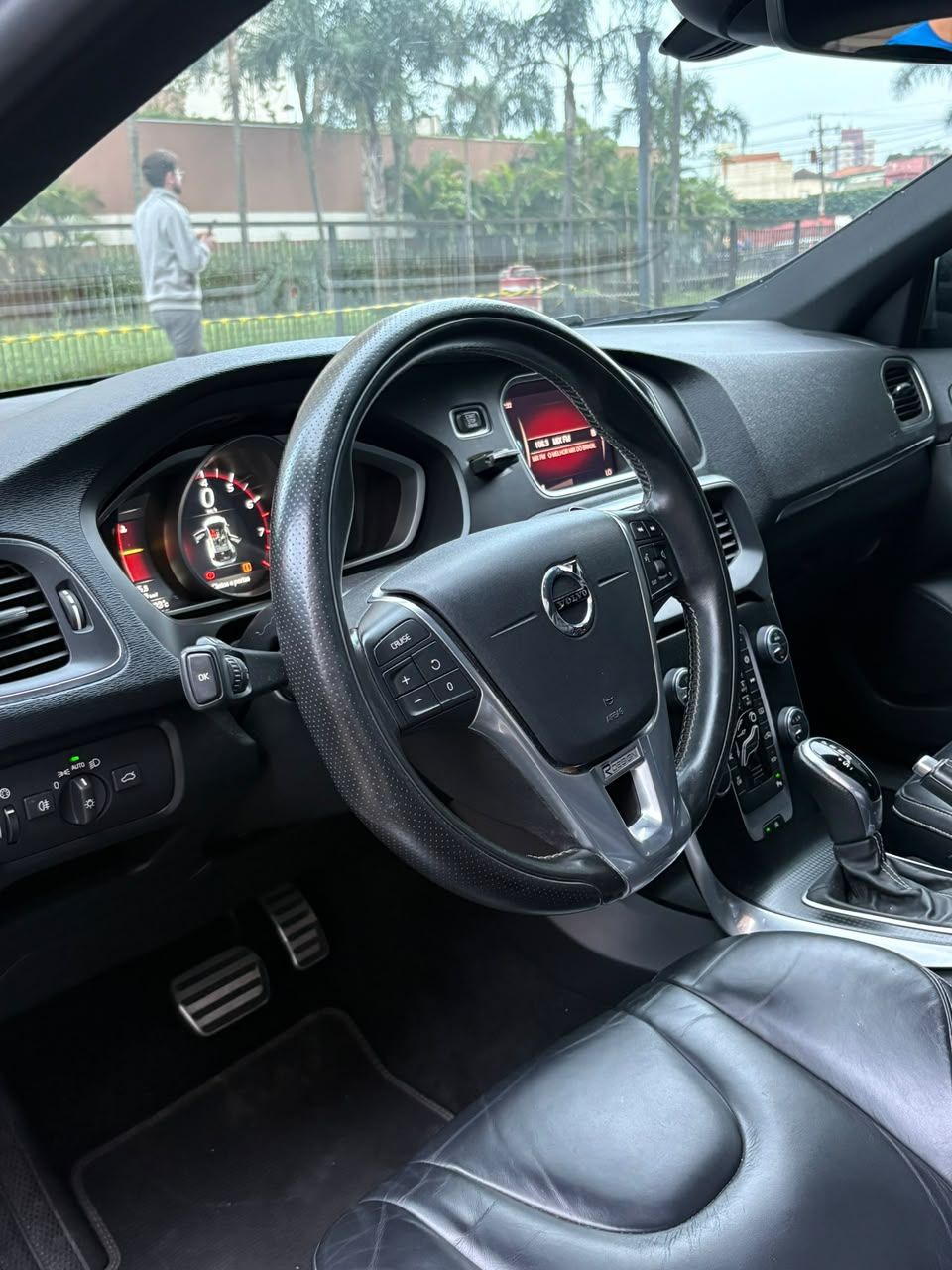 V40 T-5 R-DESIGN 2.0 Aut. — foto 6