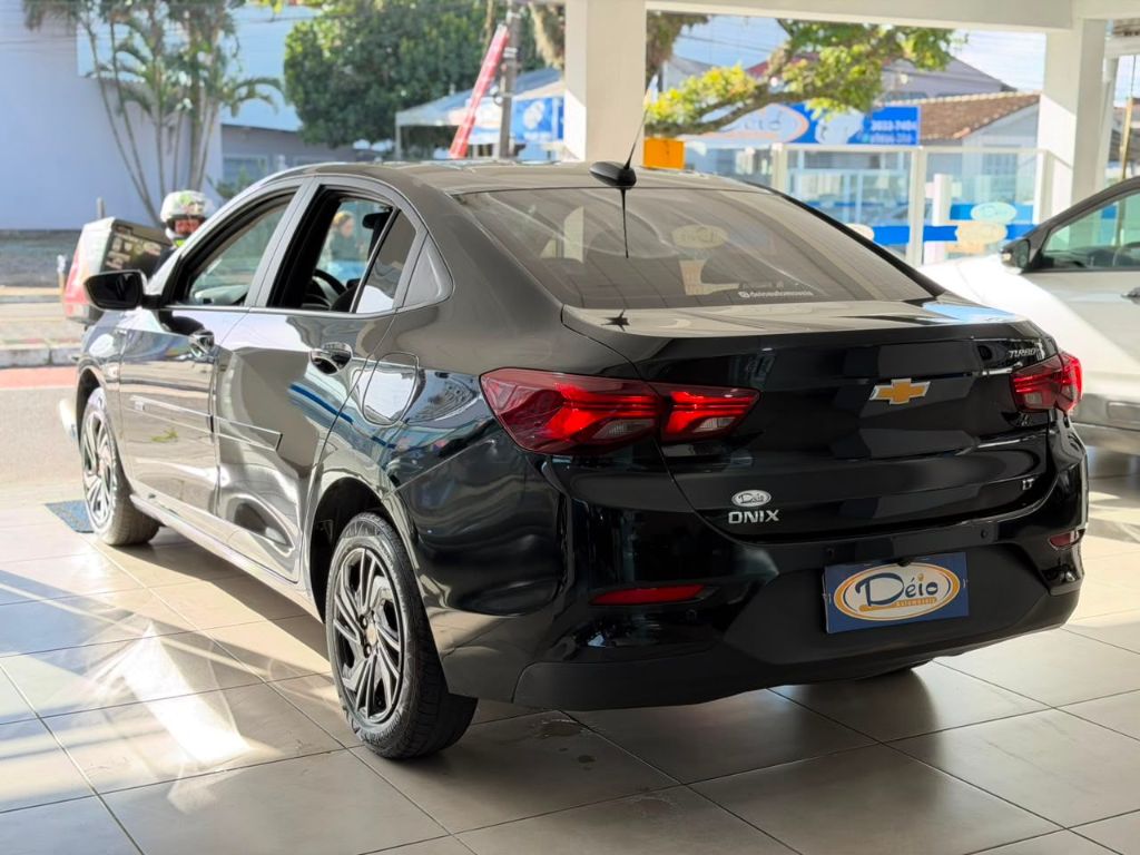 Onix SEDAN Plus LT 1.0 12V TB Flex Aut. — foto 10