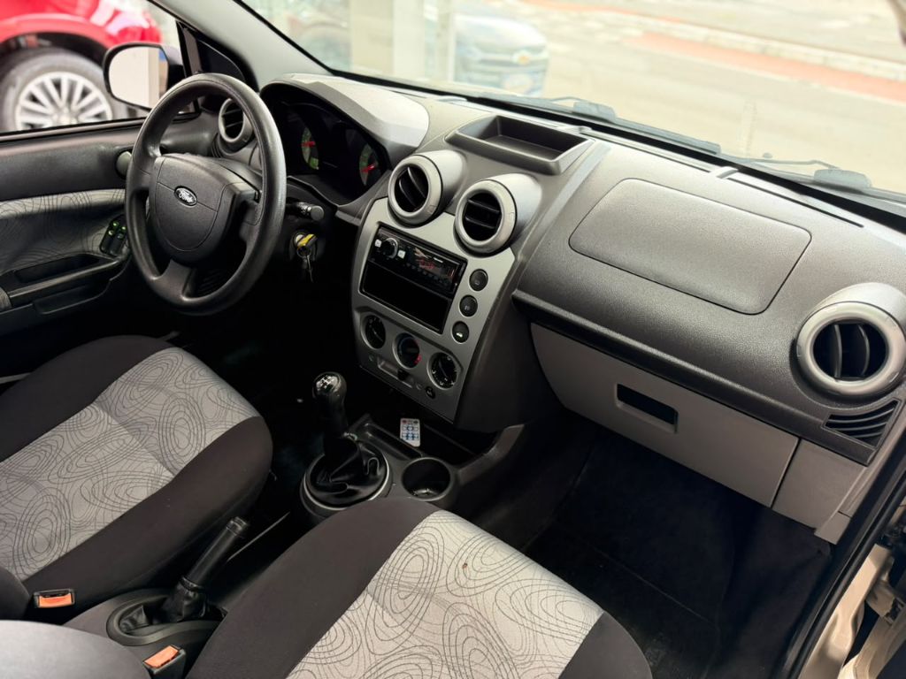 Fiesta Sedan 1.0 8V Flex 4p — foto 12