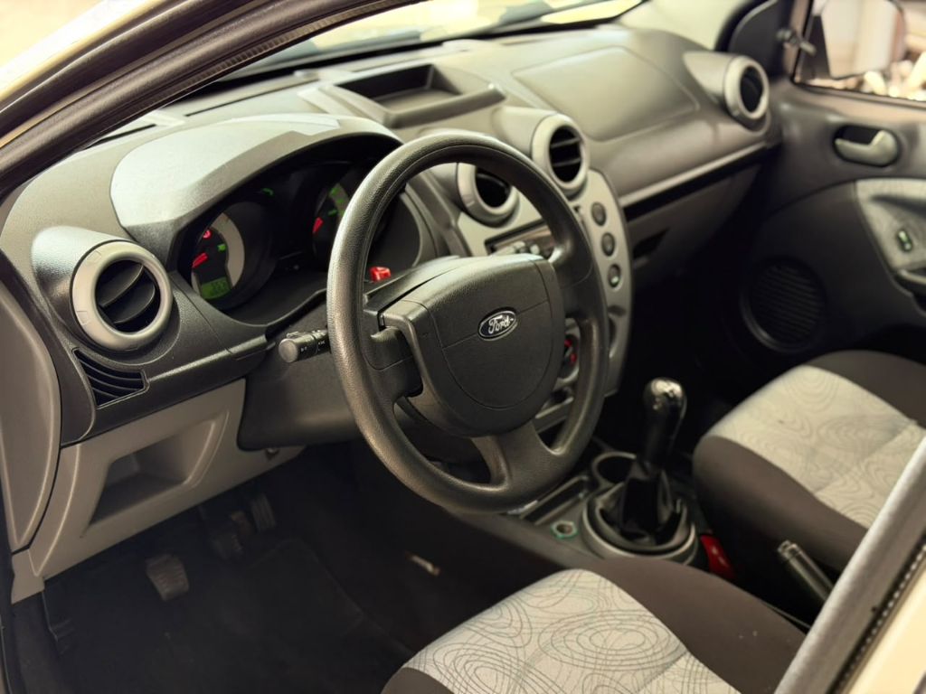 Fiesta Sedan 1.0 8V Flex 4p — foto 5