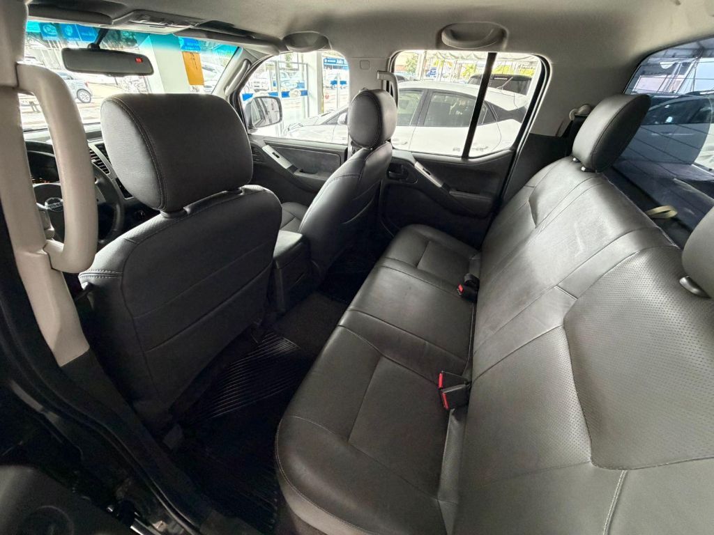 Frontier LE CD 4x4 2.5 TB Diesel Aut. — foto 7