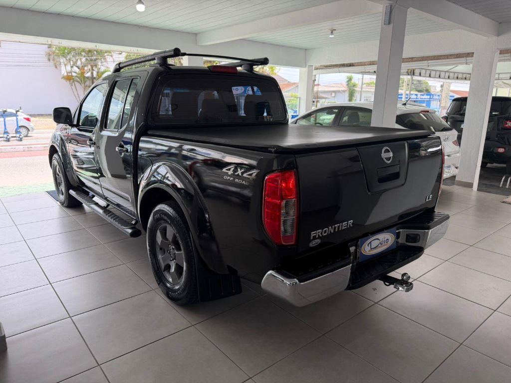 Frontier LE CD 4x4 2.5 TB Diesel Aut. — foto 9