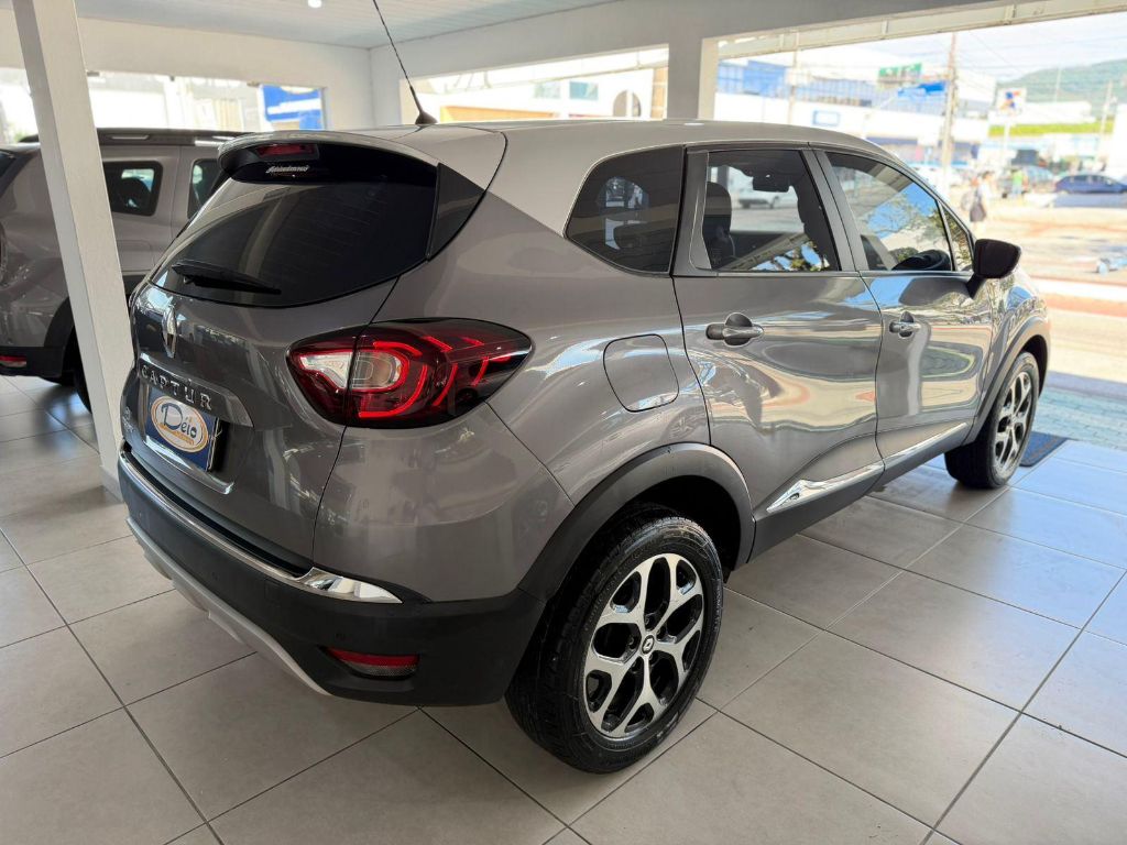 Captur Intense Bose 1.6 16V Flex 5p Aut. — foto 12