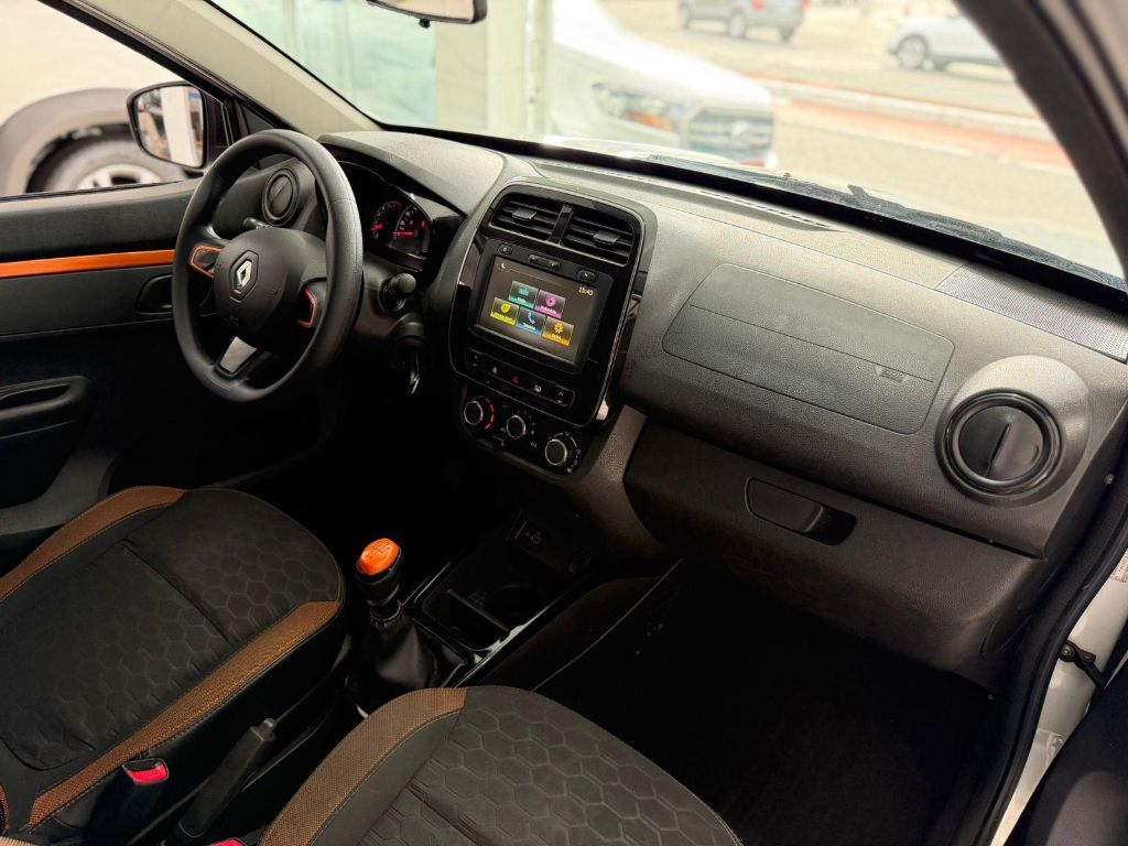 Kwid OUTSIDER 1.0 Flex 12V 5p Mec. — foto 13