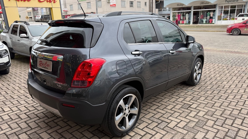 TRACKER LTZ 1.8 16V Flex 4x2 Aut. — foto 4