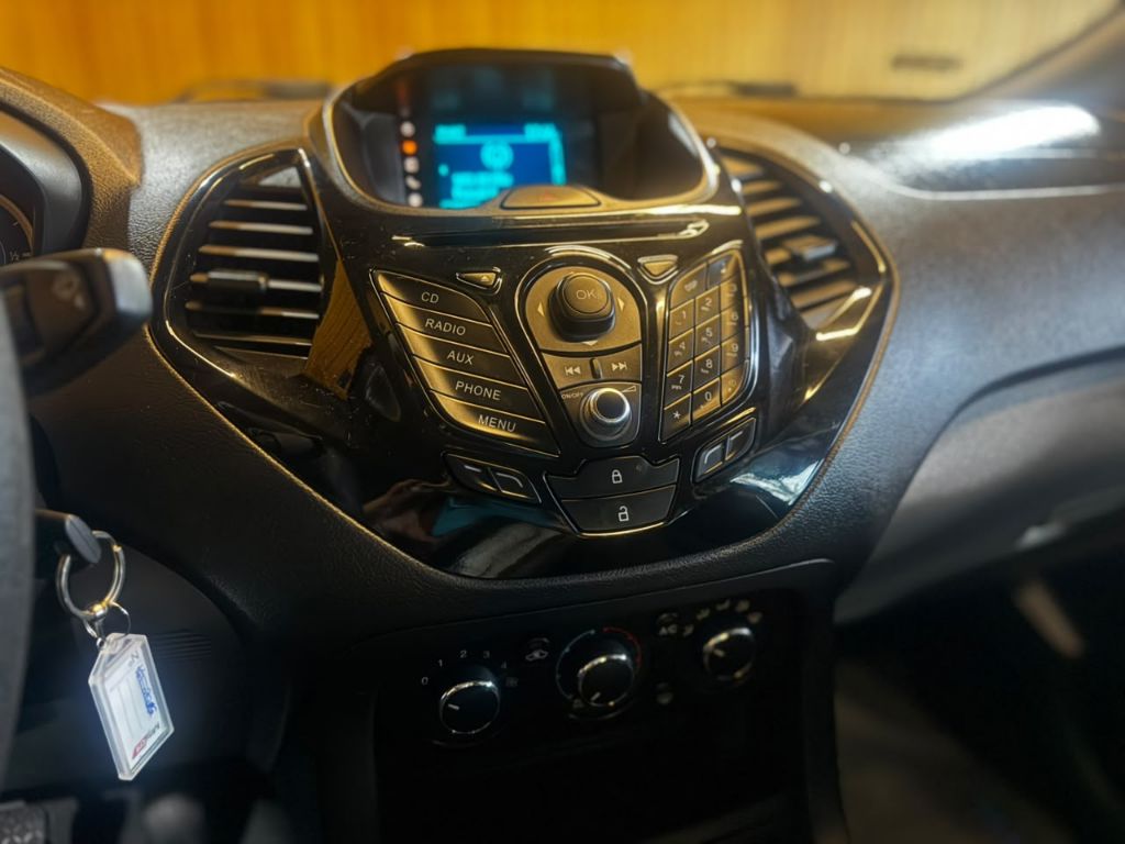 Ka+ Sedan 1.5 SEL 16V Flex 4p — foto 6