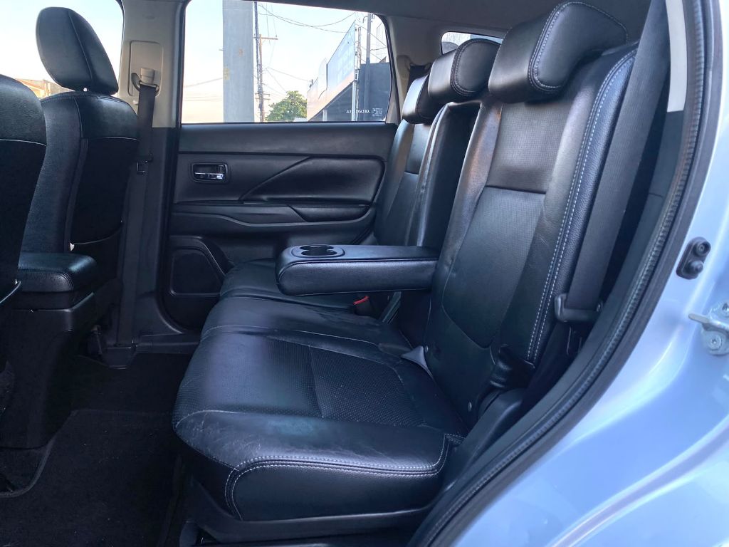 OUTLANDER 2.0 16V 160cv Aut. — foto 9