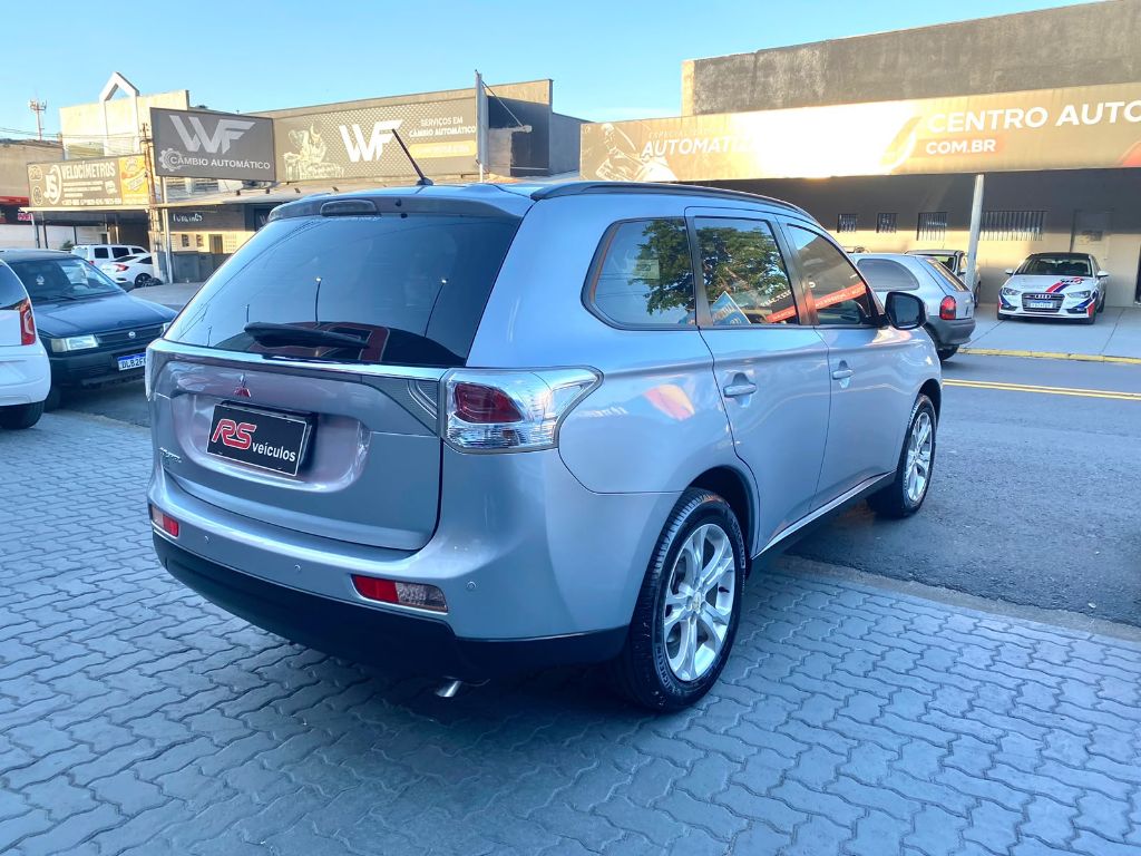 OUTLANDER 2.0 16V 160cv Aut. — foto 6