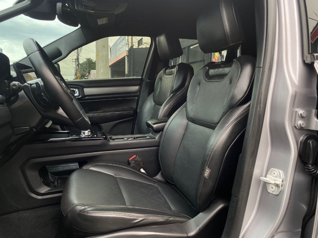 RAMPAGE REBEL 2.0 TB CD 4X4 Diesel Aut. — foto 8