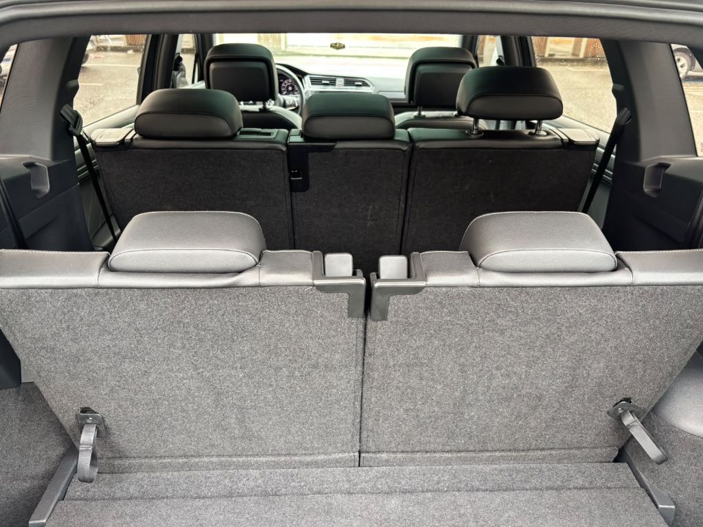 TIGUAN Allspac R-Line 350 TSI 2.0 4x4 — foto 22