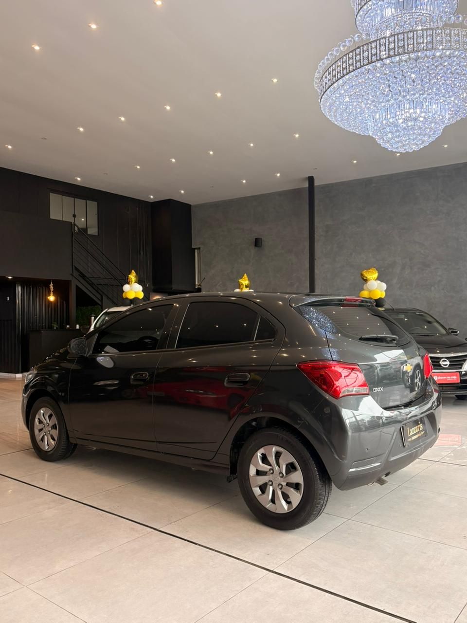 ONIX HATCH LT - FINANCIA 100% — foto 6