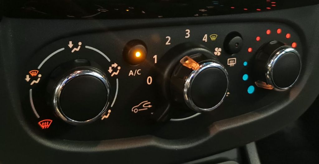 DUSTER OROCH Dyna. 1.6 Flex 16V Mec. — foto 16