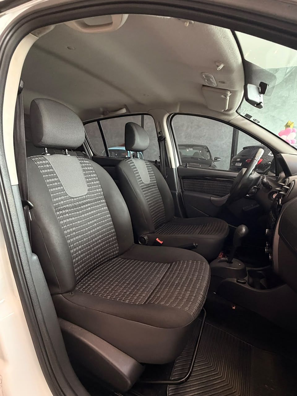 RENAULT SANDERO 1.6 FLEX 2012 - FINANCIA 100% — foto 9