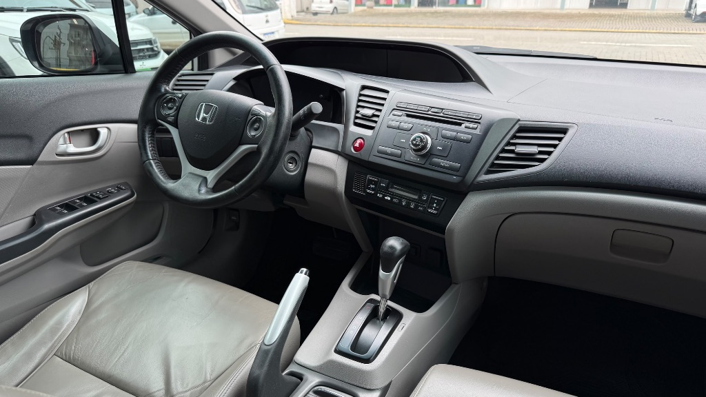 Civic Sedan LXR 2.0 Flexone 16V Aut. 4p — foto 9