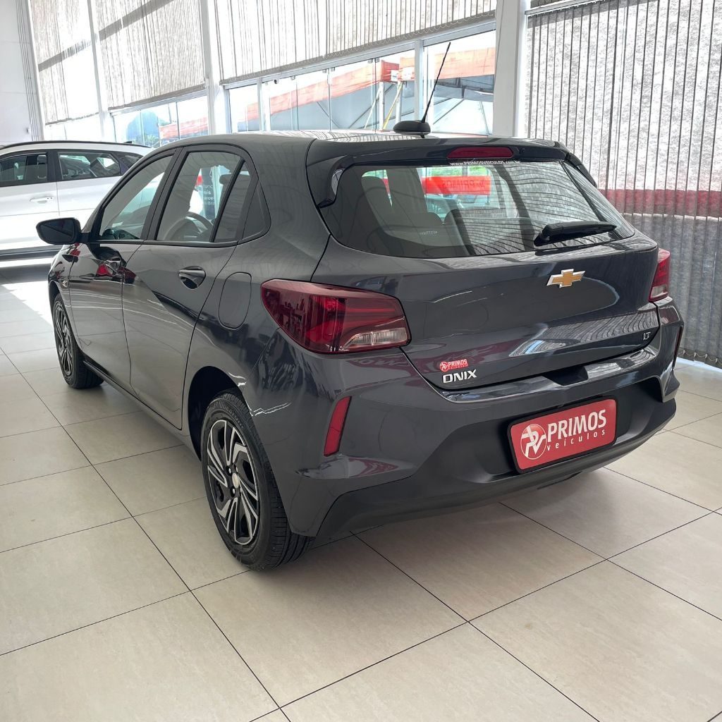 ONIX HATCH LT 1.0 12V Flex 5p Mec. - foto 6