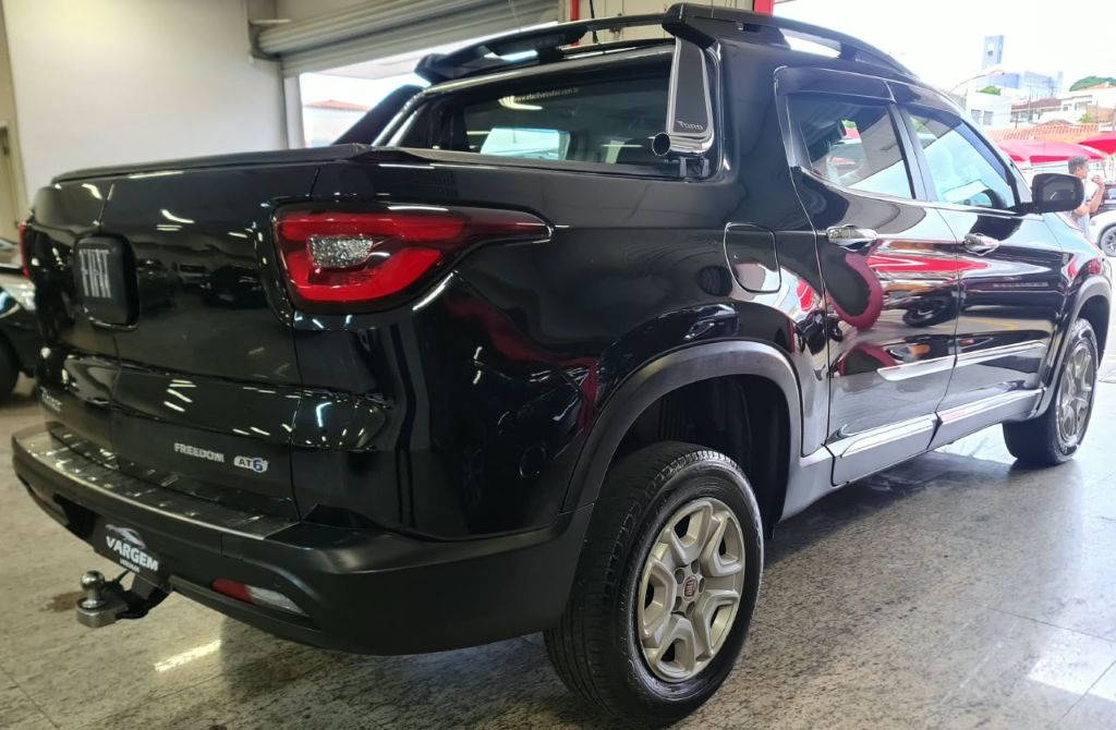 Toro Freedom 1.8 16V Flex Aut. — foto 4