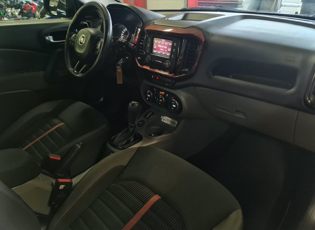Toro Freedom 1.8 16V Flex Aut. — foto 13