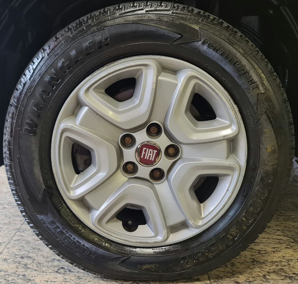 Toro Freedom 1.8 16V Flex Aut. — foto 25