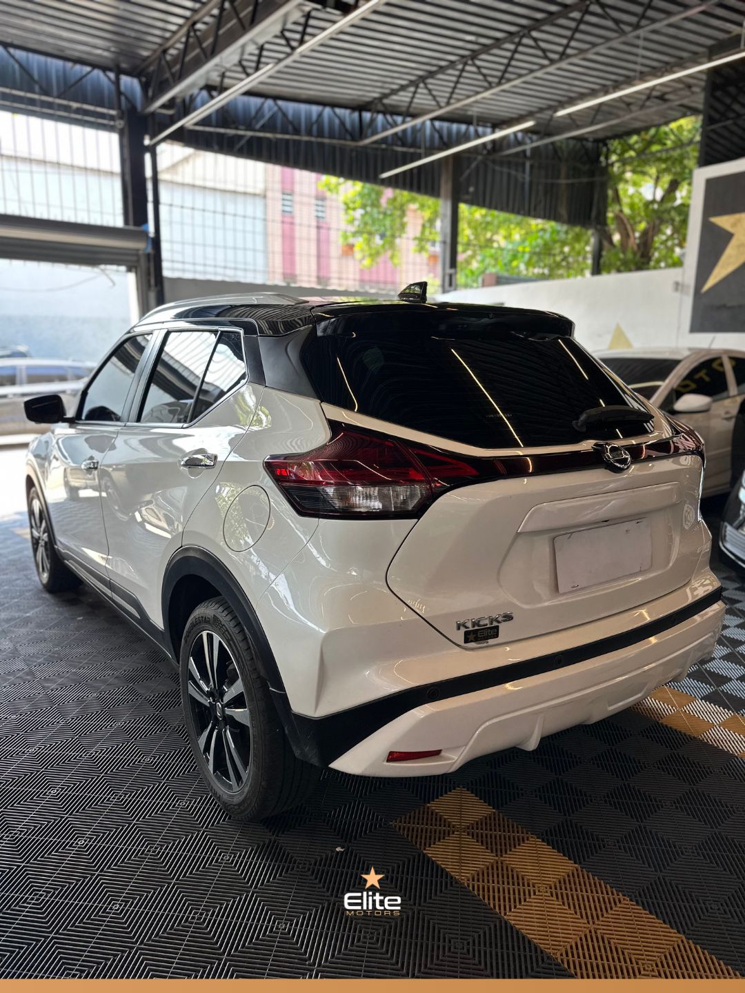 KICKS Exclusive 1.6 16V Flex Aut. — foto 8