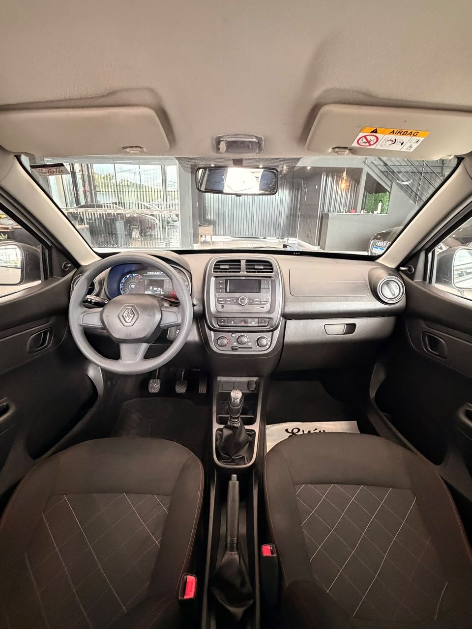 RENAULT KWID ZEN 1.0 FLEX 2023 - FINANCIA 100% — foto 7