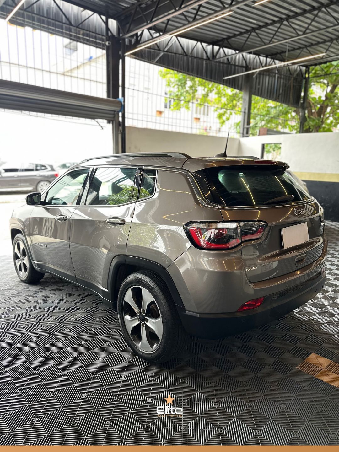 COMPASS LONGITUDE 2.0 4x2 Flex 16V Aut. — foto 10