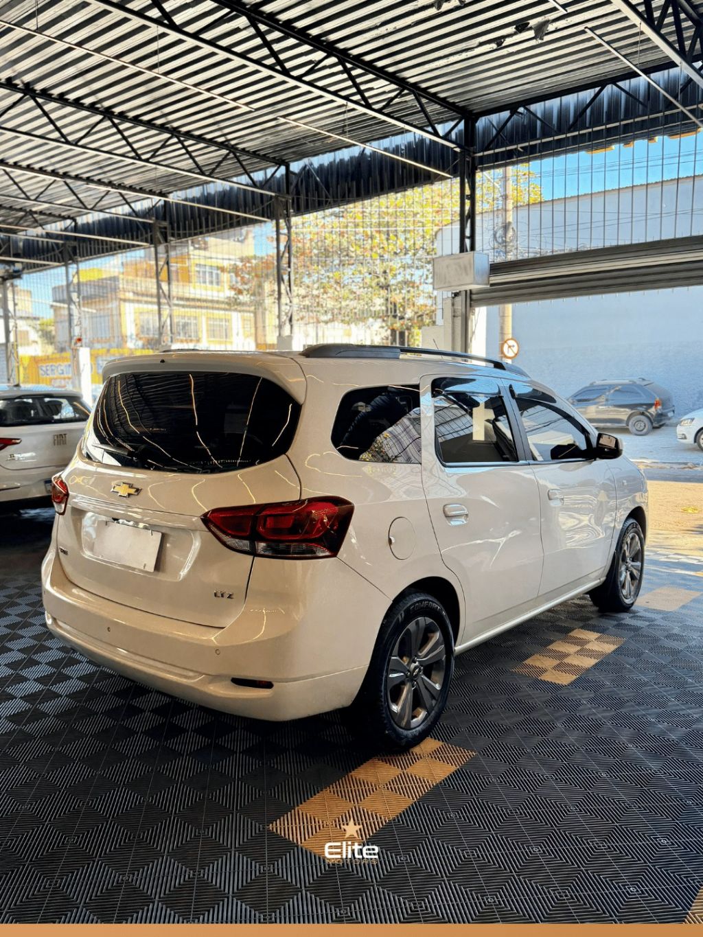 SPIN LT 1.8 8V Econo.Flex 5p Aut. — foto 3