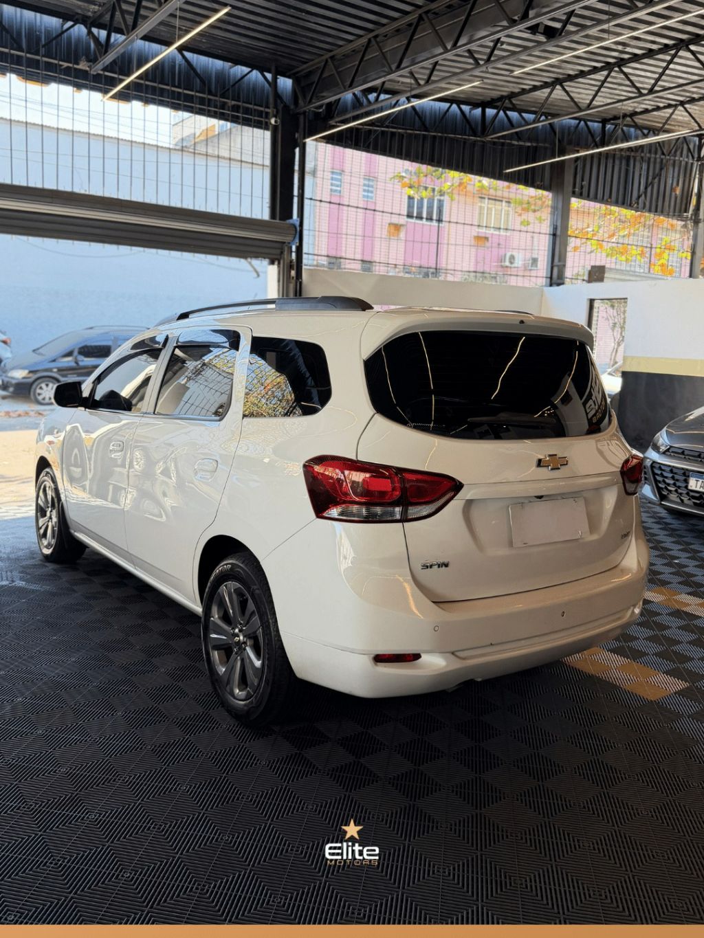 SPIN LT 1.8 8V Econo.Flex 5p Aut. — foto 4