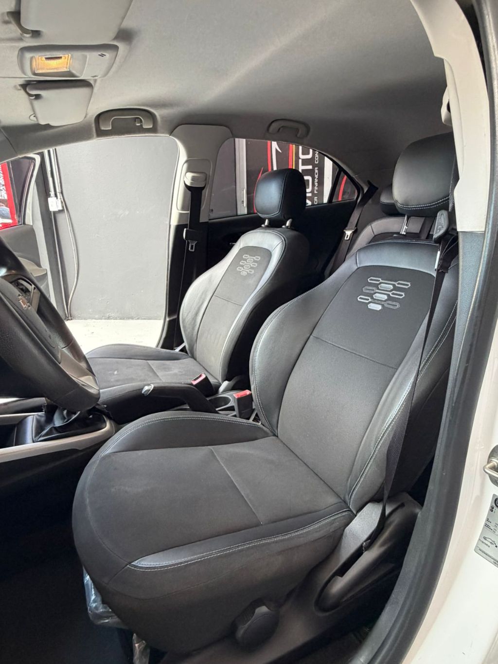 ONIX HATCH LT 1.0 8V FlexPower 5p Mec. — foto 10