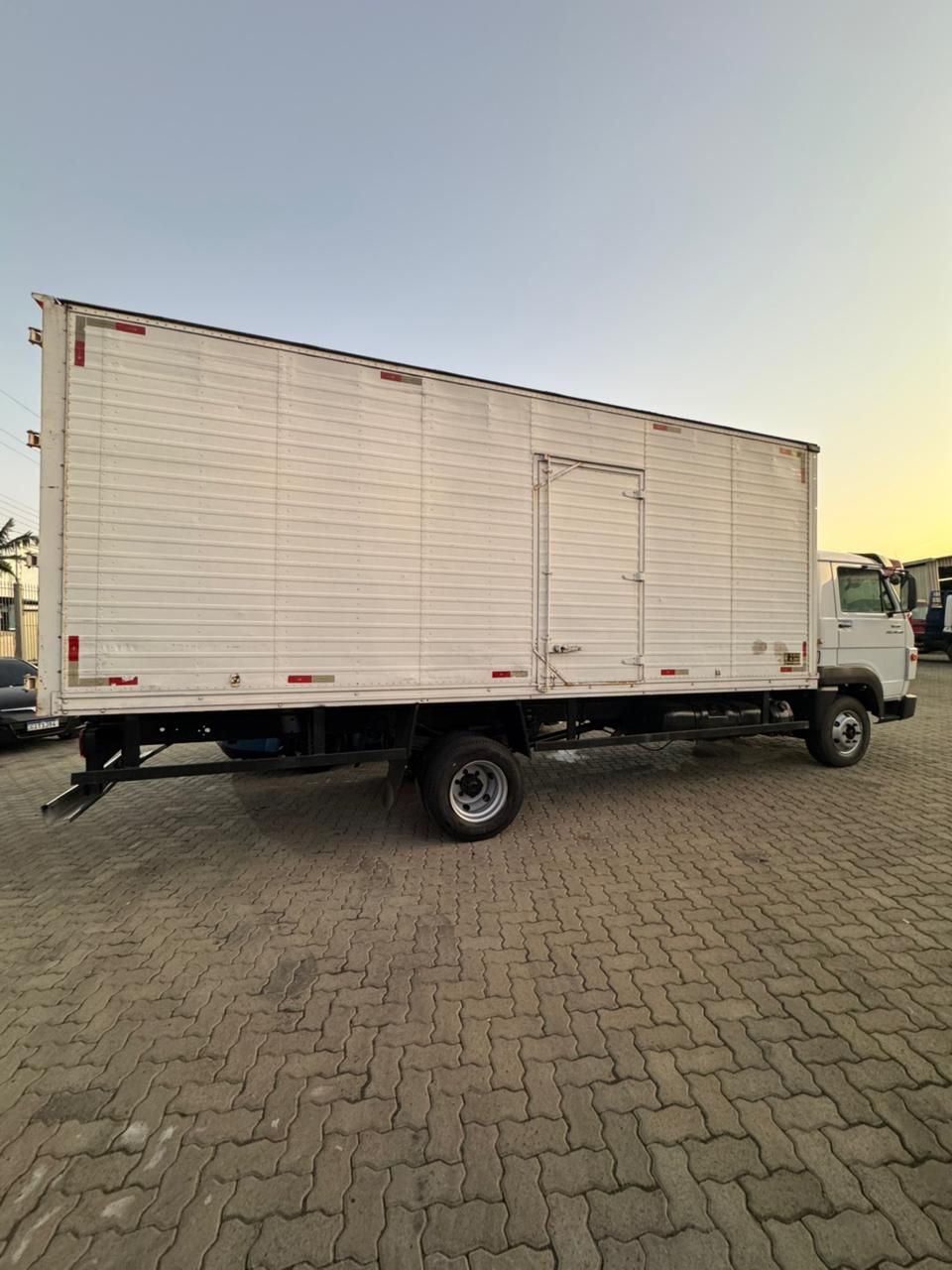 10-160 E Delivery 2p (diesel)(E5) — foto 4
