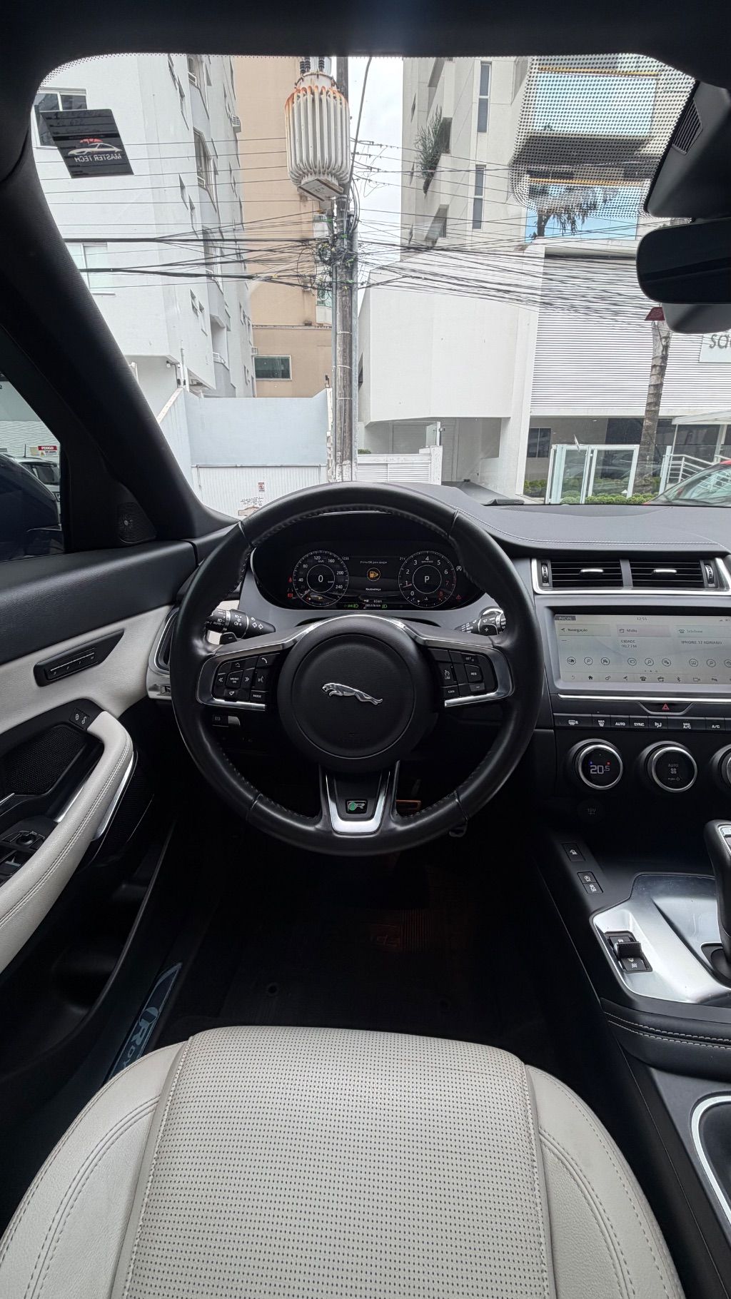 E-Pace R-Dyn. SE 2.0 AWD 250cv Aut/Flex. — foto 11
