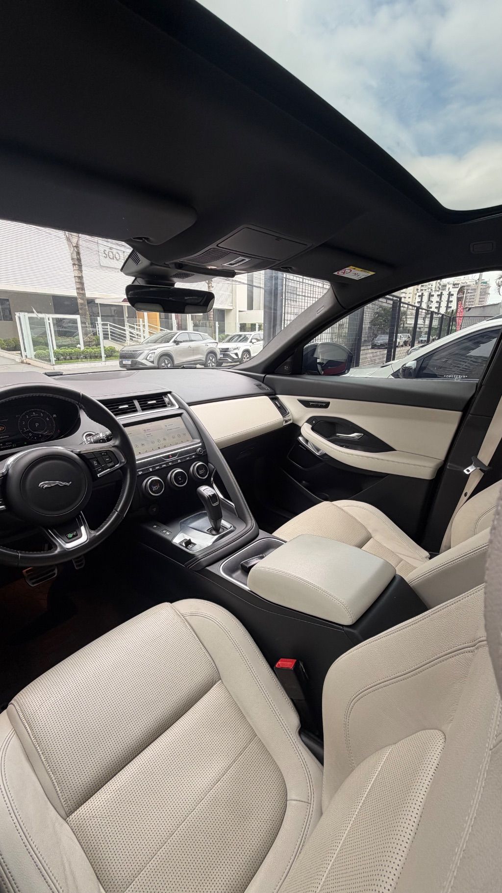 E-Pace R-Dyn. SE 2.0 AWD 250cv Aut/Flex. — foto 9