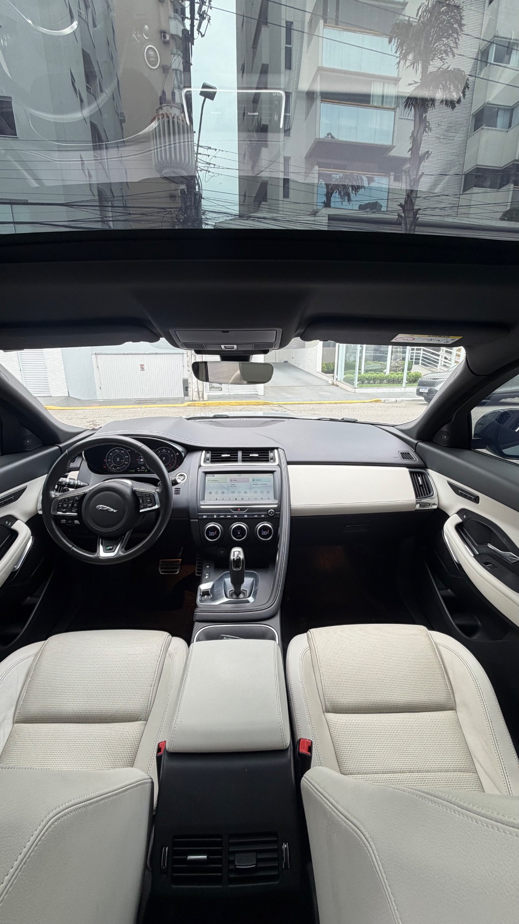 E-Pace R-Dyn. SE 2.0 AWD 250cv Aut/Flex. — foto 10