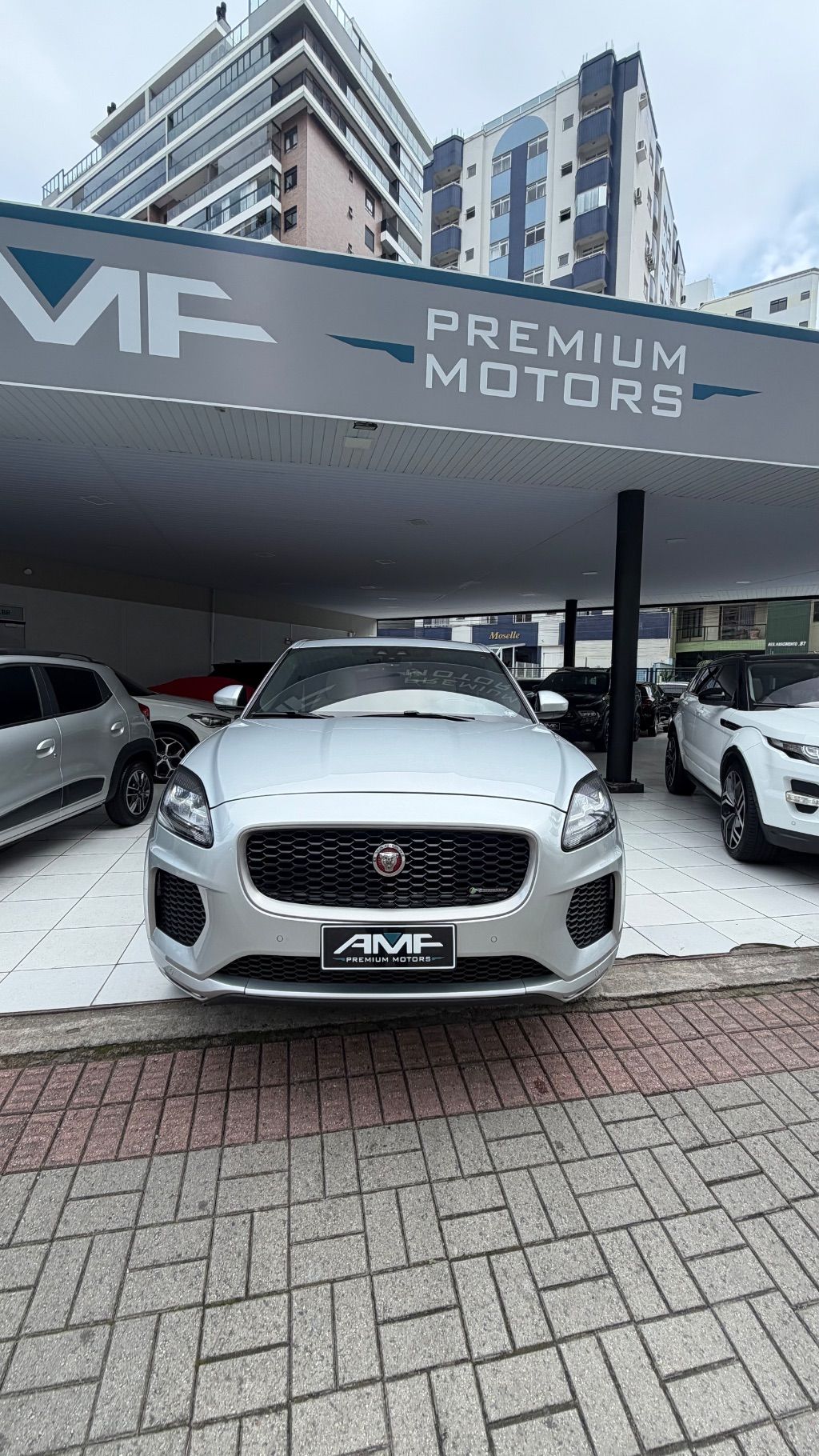 E-Pace R-Dyn. SE 2.0 AWD 250cv Aut/Flex. — foto 5
