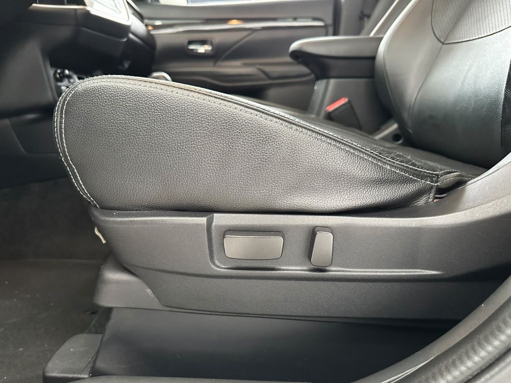 OUTLANDER 2.2 165cv Diesel Aut. — foto 20