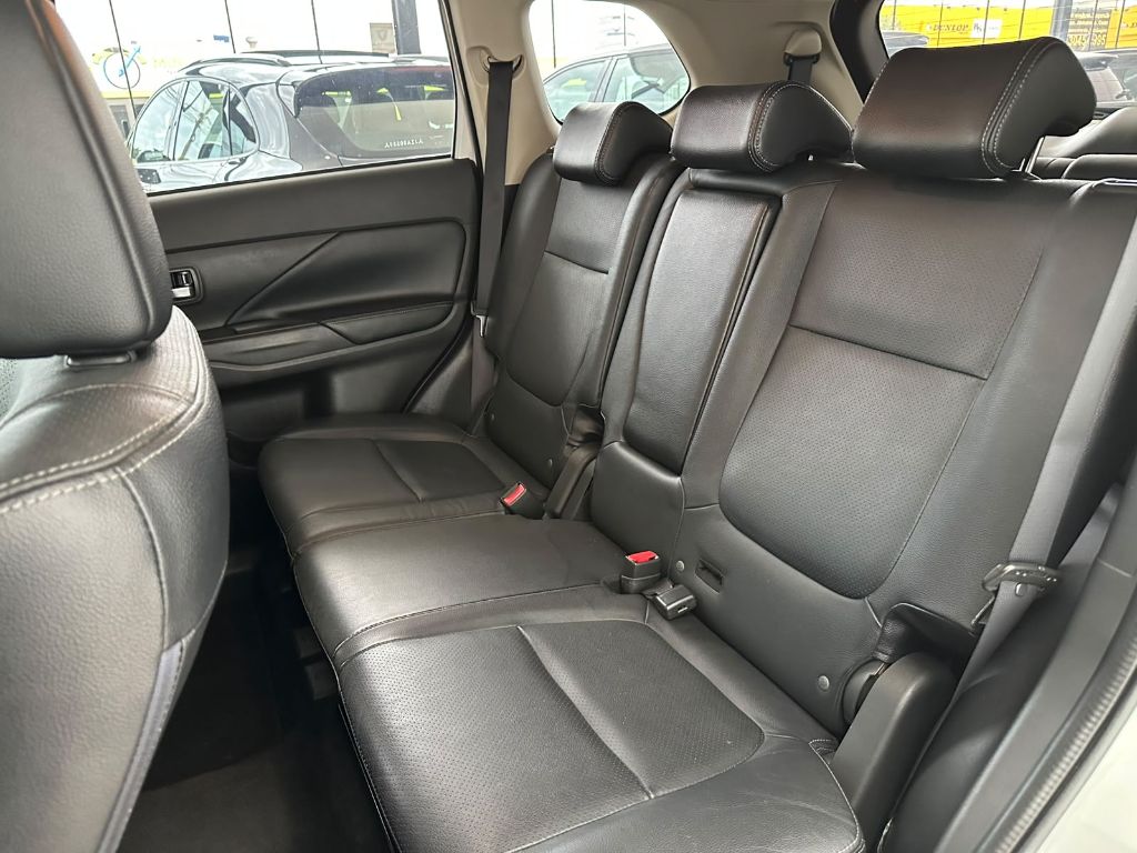 OUTLANDER 2.2 165cv Diesel Aut. — foto 22