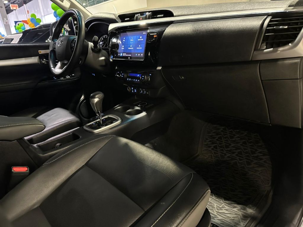 Hilux CD SRX Plus 4x4 2.8 TDI Die. Aut. — foto 17