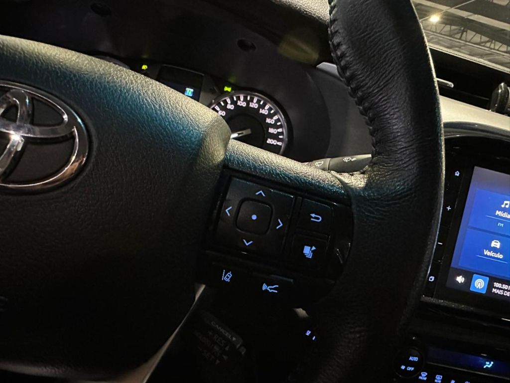 Hilux CD SRX Plus 4x4 2.8 TDI Die. Aut. — foto 12