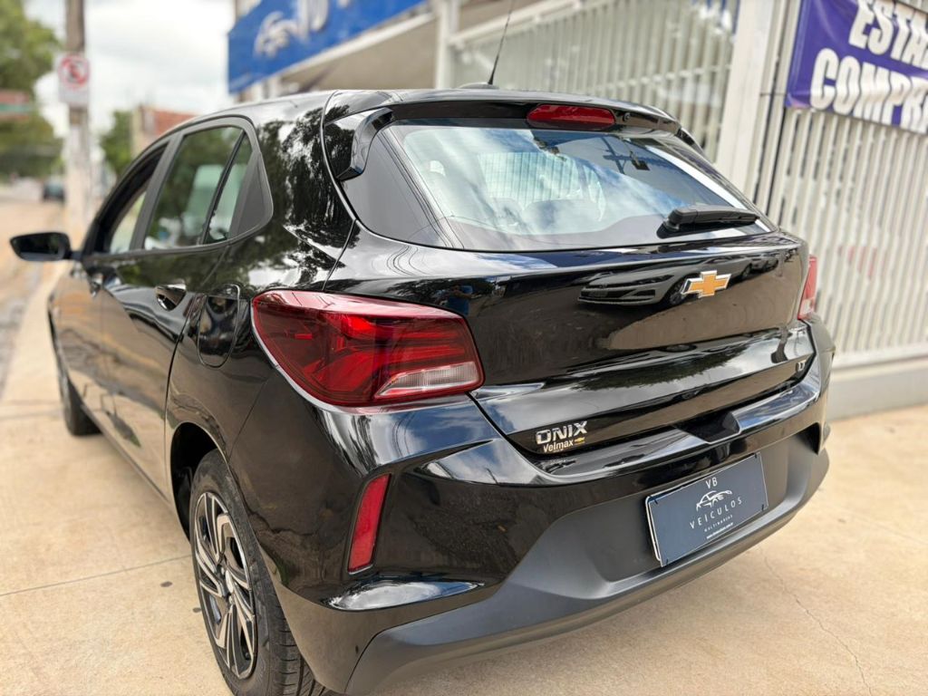 (LOJA 02) ONIX HATCH LT 1.0 12V Flex 5p Mec. — foto 13