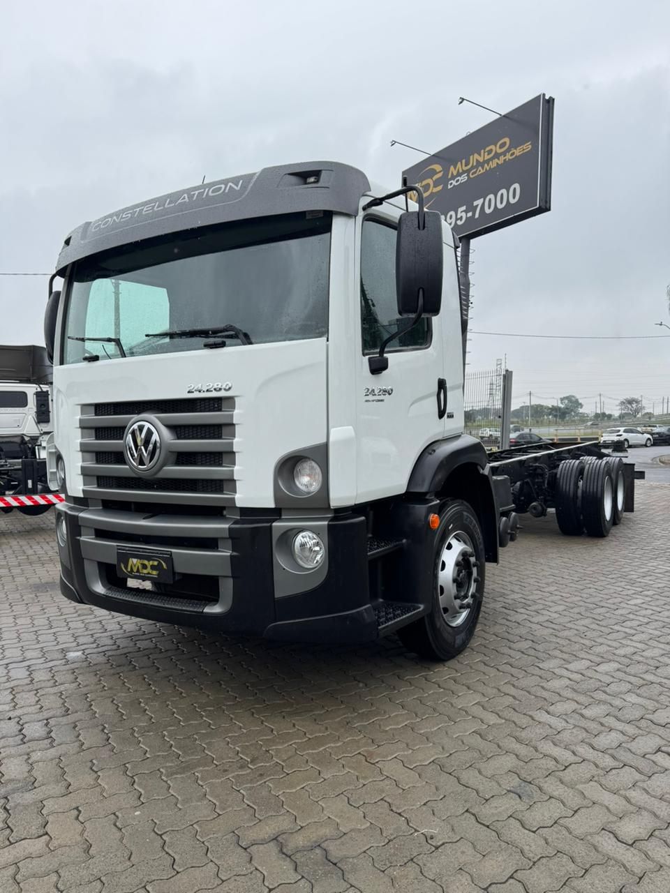 VW 24-280 E Constel. 6x2 — foto 3