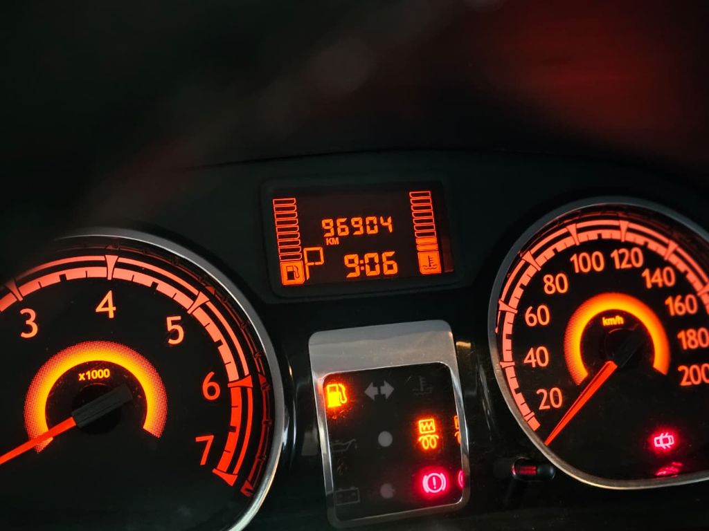 SANDERO Privilège Hi-Flex 1.6 16V 5p Aut — foto 10