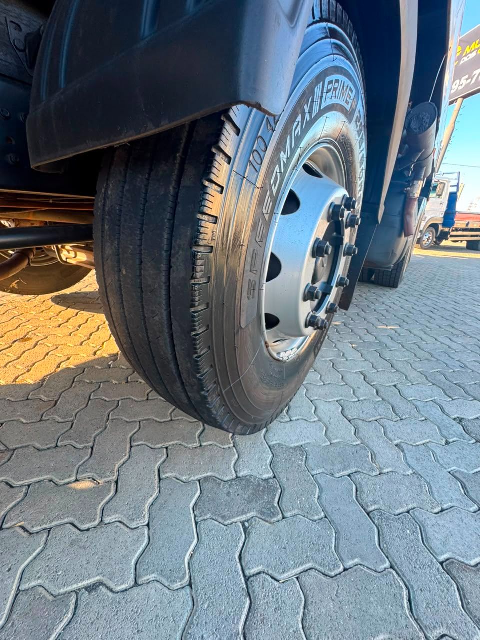 Atego 3030 CE 8x2 TANQUE  — foto 10