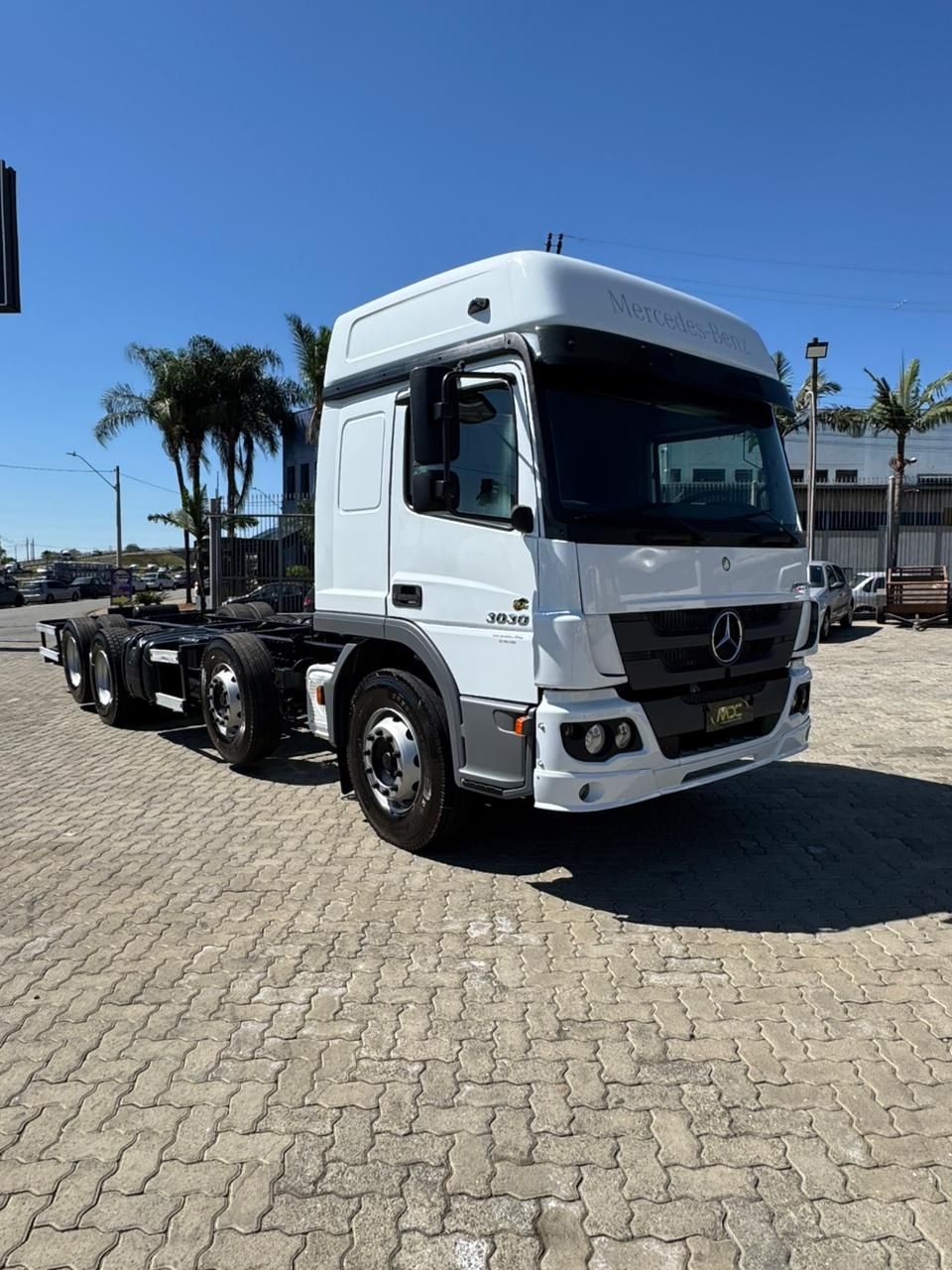 MB ATEGO 3030 TETO ALTO - TANQUE DE COMBUSTÍVEL — foto 3
